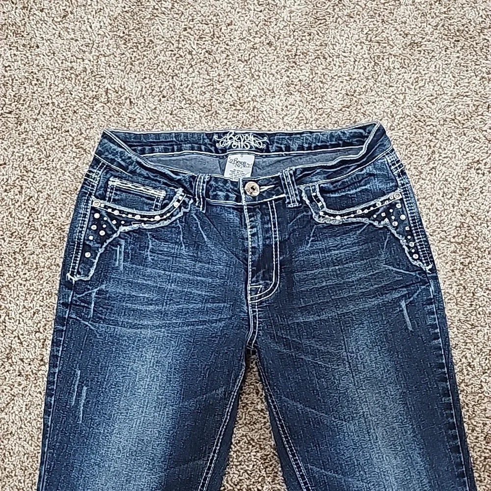 REVOLT SIZE 8 - Picture 2 of 6